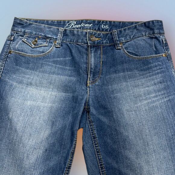 TOMMY HILFIGER Women’s 6 Short BOOTCUT Blue Jeans - Picture 1 of 3